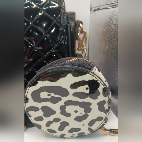 Betsey Johnson Quilted Patton Crossbody w Detachable Coin Purse - Picture 7 of 11